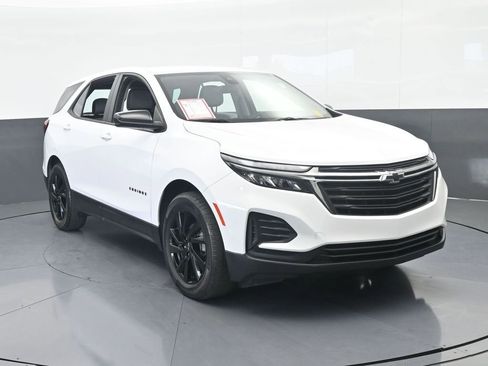 Used 2024 Chevrolet Equinox LS w/ Sport Edition image 9