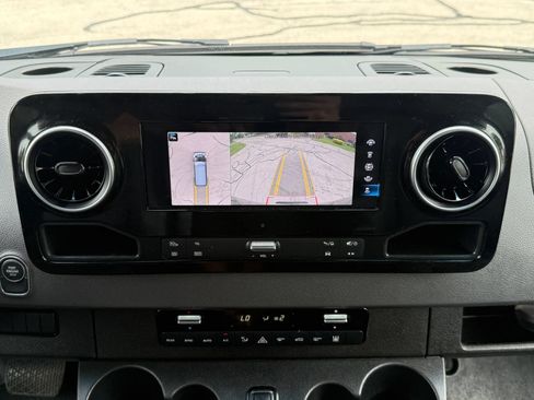 Used 2023 Mercedes-Benz Sprinter 2500 image 23