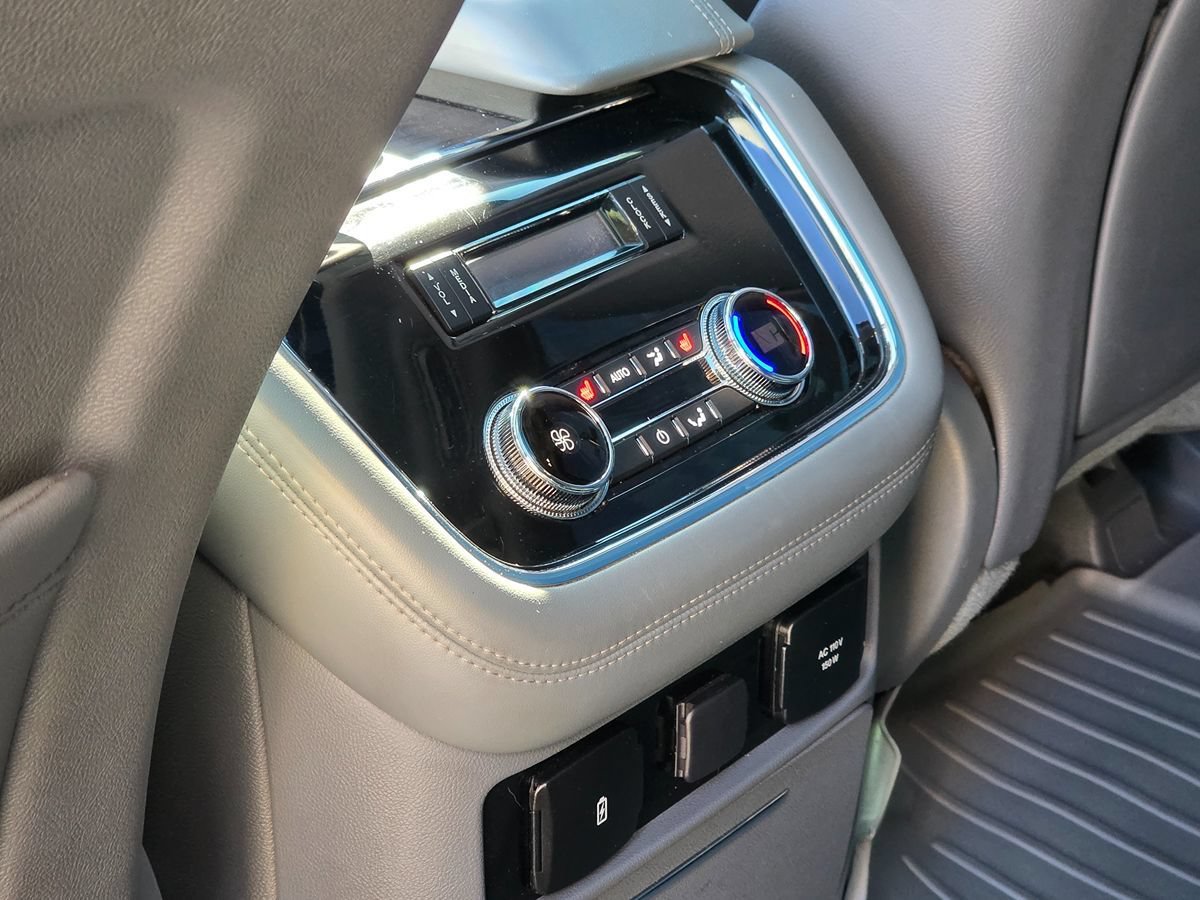 Used 2018 Lincoln Navigator L Select w/ Technology Package RWD image 29