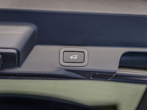 Used 2020 Land Rover Range Rover Sport HSE Dynamic image 12