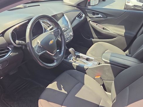 Used 2018 Chevrolet Malibu LT FWD image 7