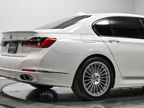 Used 2022 BMW ALPINA B7 xDrive w/ Luxury Rear Seating Package AWD/4WD image 13