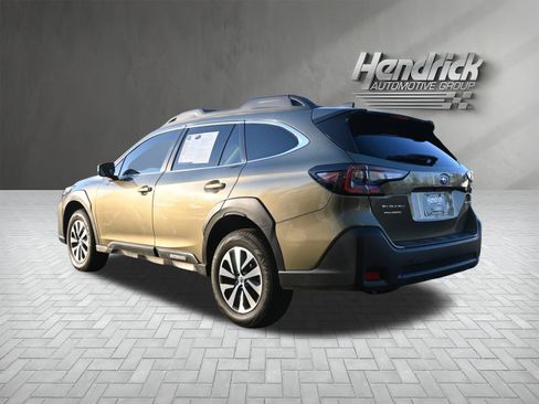 Used 2025 Subaru Outback Premium image 7