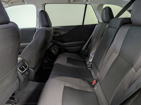 Used 2025 Subaru Outback Premium image 4