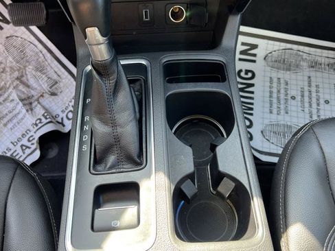 Used 2017 Ford Escape Titanium FWD image 23