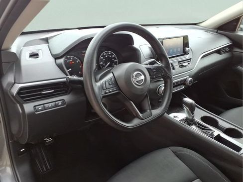 Used 2023 Nissan Altima 2.5 S FWD image 13