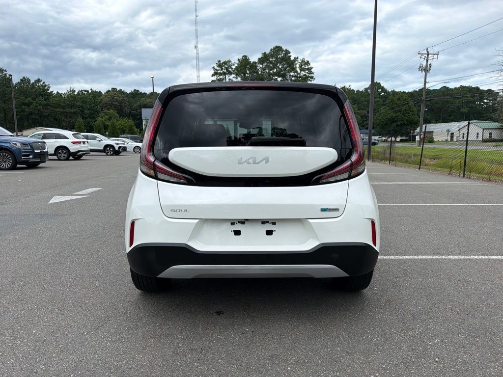 Certified 2023 Kia Soul EX FWD image 6
