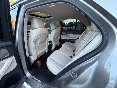 Used 2022 Mercedes-Benz GLE 350 w/ AMG Line Exterior image 10