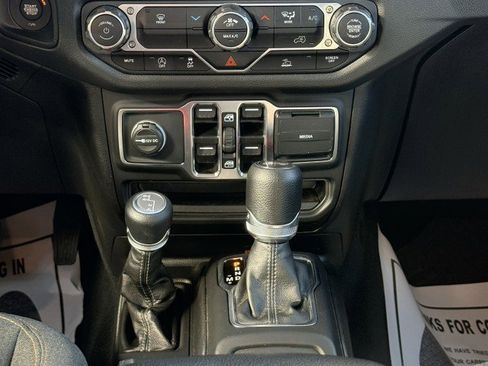 Used 2025 Jeep Wrangler Sport image 15