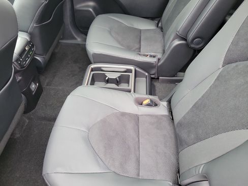 New 2026 Toyota Grand Highlander AWD Hybrid image 17