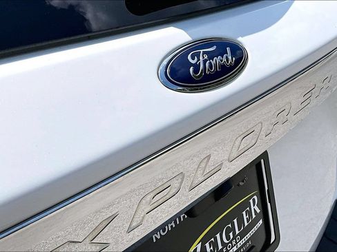 Certified 2023 Ford Explorer XLT w/ Equipment Group 202A AWD/4WD image 32