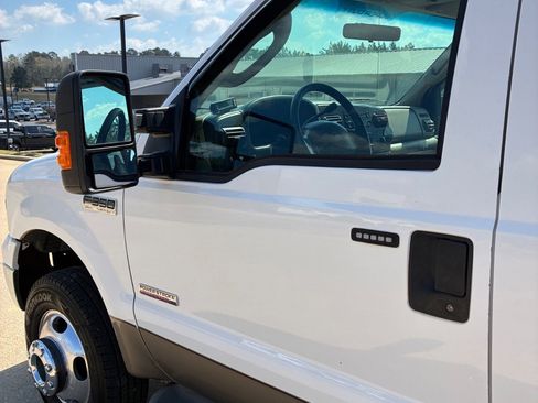Used 2005 Ford F350 4x4 Crew Cab DRW Super Duty image 9