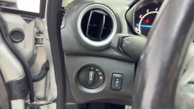 Used 2015 Ford Fiesta SE FWD image 24