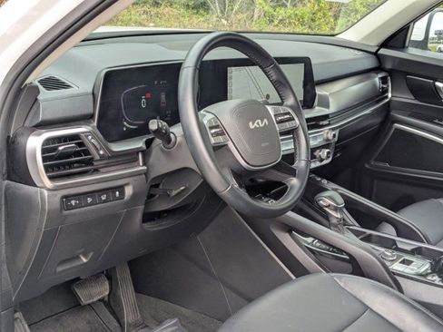 Used 2025 Kia Telluride S image 14