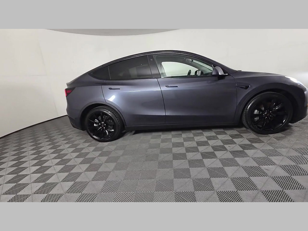 Used 2023 Tesla Model Y AWD image 37