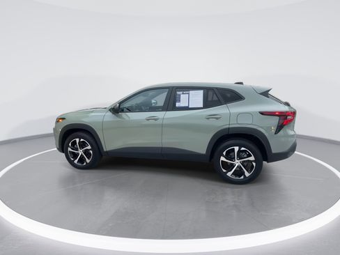 Certified 2024 Chevrolet Trax RS w/ Driver Confidence Package image 6