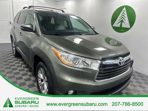 Used 2014 Toyota Highlander XLE AWD/4WD image 1