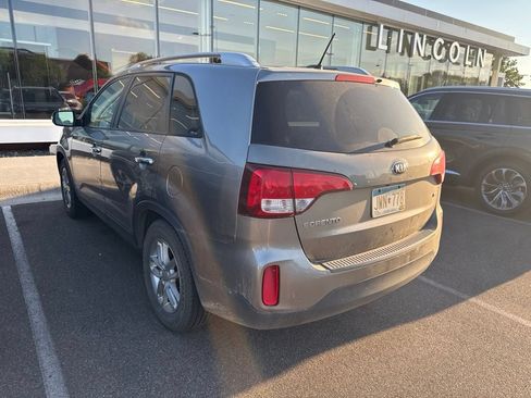 Used 2015 Kia Sorento LX AWD/4WD image 3