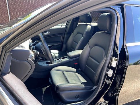 Used 2018 Mercedes-Benz GLA 250 4MATIC image 24