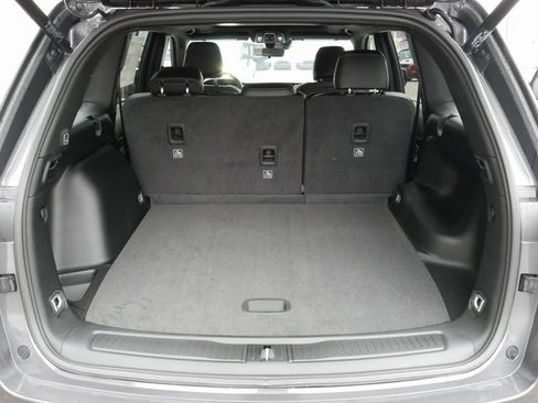 New 2025 Jeep Grand Cherokee Altitude image 12