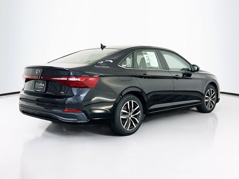 Used 2025 Volkswagen Jetta SE FWD image 9