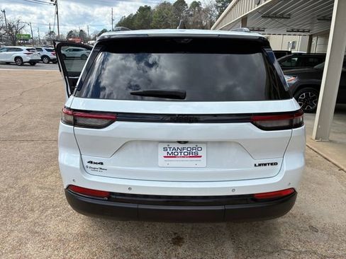 Used 2023 Jeep Grand Cherokee Limited w/ Luxury Tech Group II image 6