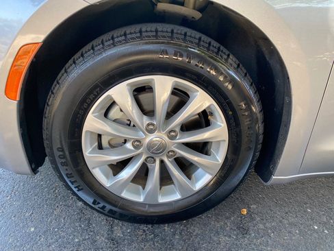 Used 2019 Chrysler Pacifica LX w/ Tire & Wheel Group FWD image 22