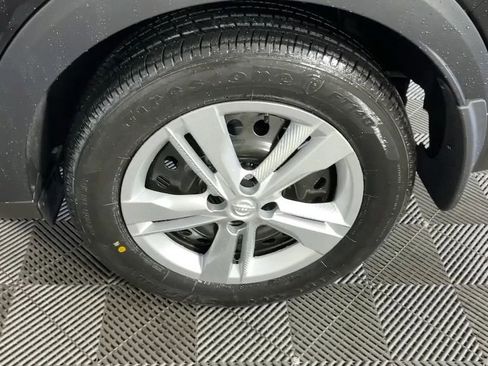 New 2025 Nissan Kicks Play S image 29