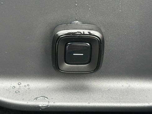 New 2025 Volvo EX30 Plus w/ Protection Package Premier image 21