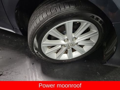Used 2012 Toyota Camry XLE w/ Leather Pkg FWD image 10