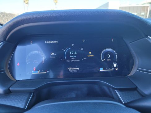 Used 2023 Jeep Grand Cherokee L Laredo image 38