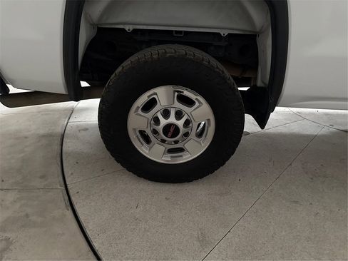 Used 2019 GMC Sierra 2500 2WD Crew Cab w/ Sierra Convenience Package image 30