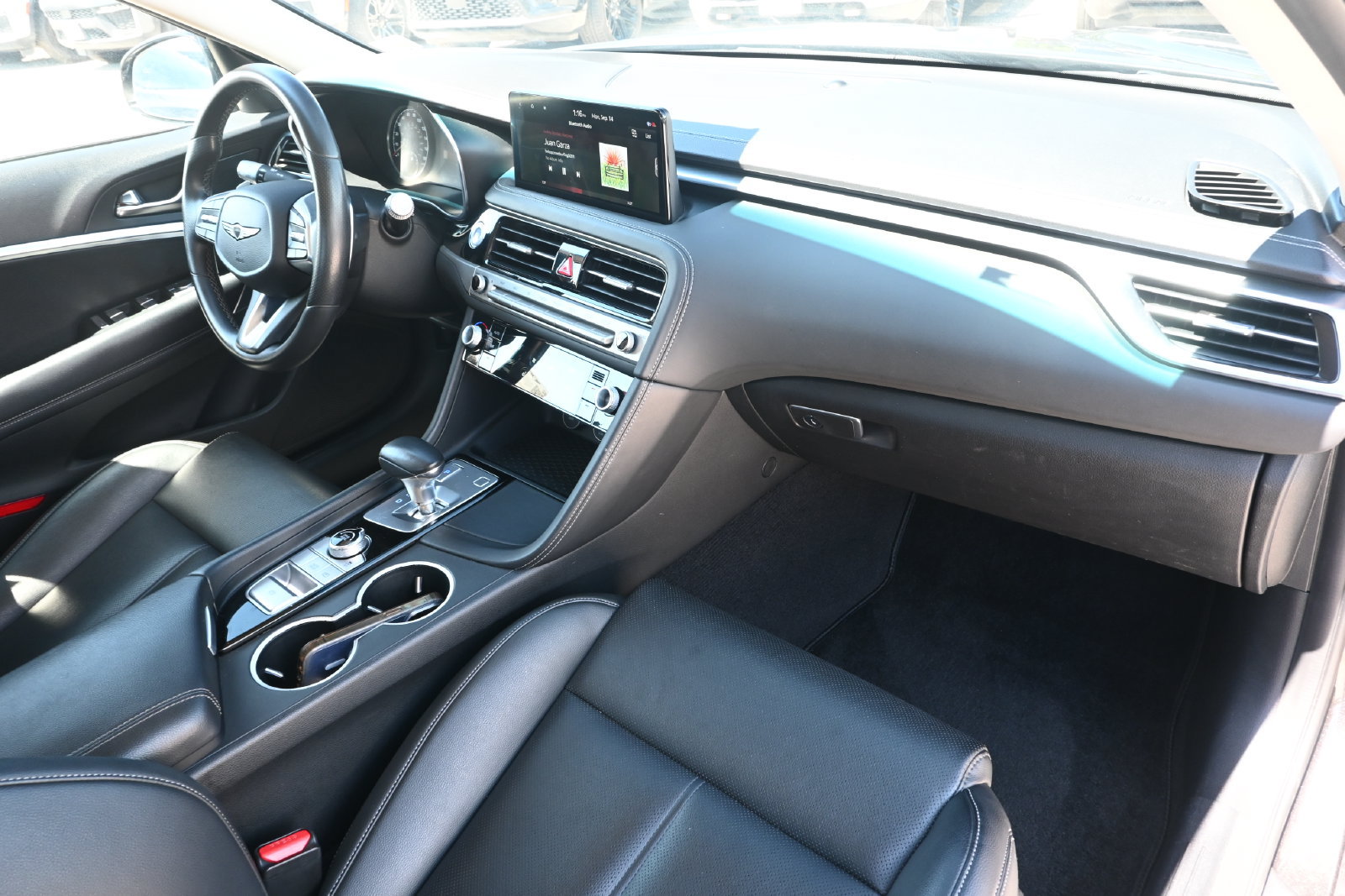 Used 2025 Genesis G70 2.5T RWD image 28