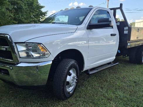 Used 2018 RAM 3500 Tradesman w/ Chrome Appearance Group AWD/4WD image 3