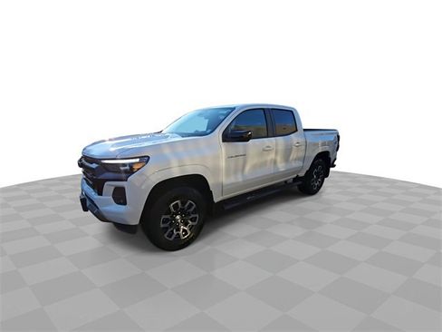 Used 2023 Chevrolet Colorado Z71 w/ Z71 Convenience Package 2 image 4