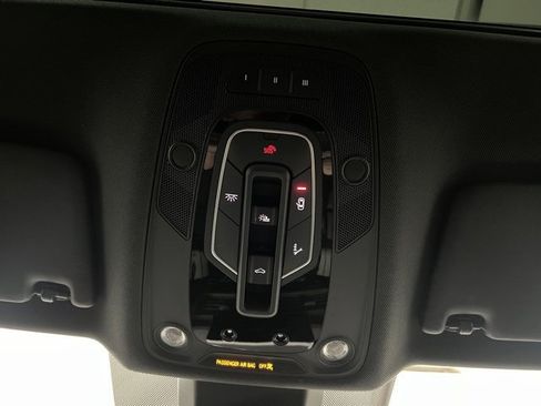 Used 2018 Audi SQ5 Prestige w/ Prestige Package image 43