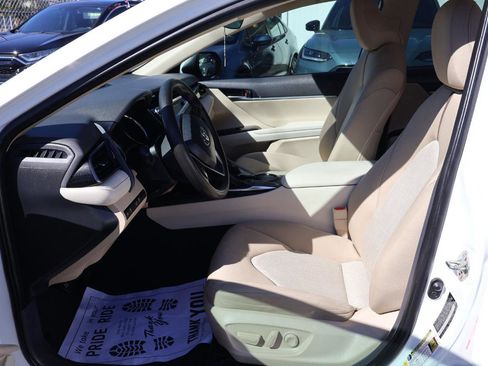 Used 2019 Toyota Camry LE image 12