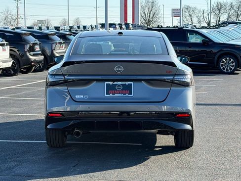 New 2026 Nissan Sentra SR w/ SR Premium Package FWD image 5
