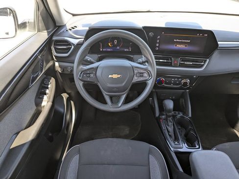 Used 2025 Chevrolet TrailBlazer LT AWD/4WD image 15