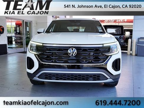 Used 2024 Volkswagen Atlas Cross Sport SE FWD image 4