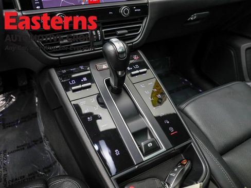 Used 2023 Porsche Macan T image 20