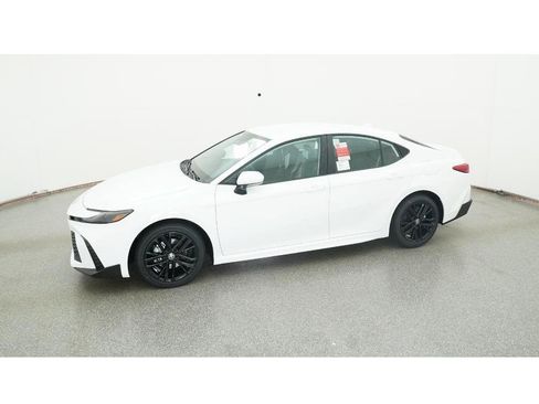 New 2026 Toyota Camry SE image 2