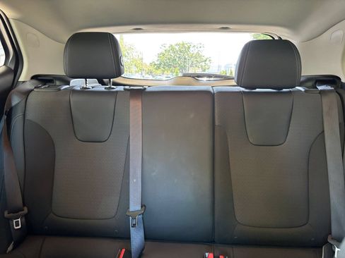 Used 2025 Buick Encore GX Preferred FWD image 38