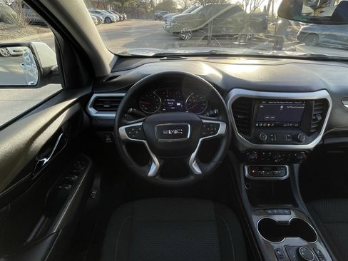 Used 2023 GMC Acadia SLE w/ Driver Convenience Package image 10