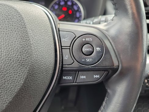 Used 2019 Toyota RAV4 XLE Premium image 30