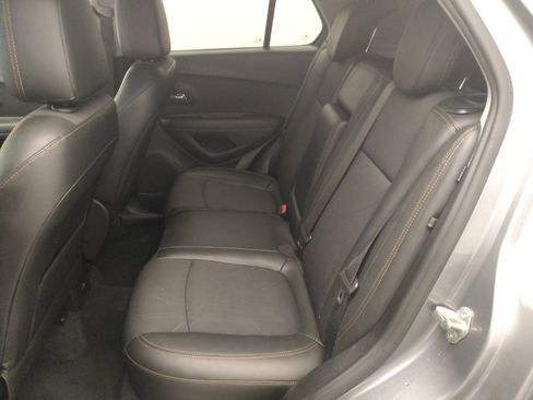 Used 2020 Chevrolet Trax LT w/ Driver Confidence Package AWD/4WD image 18
