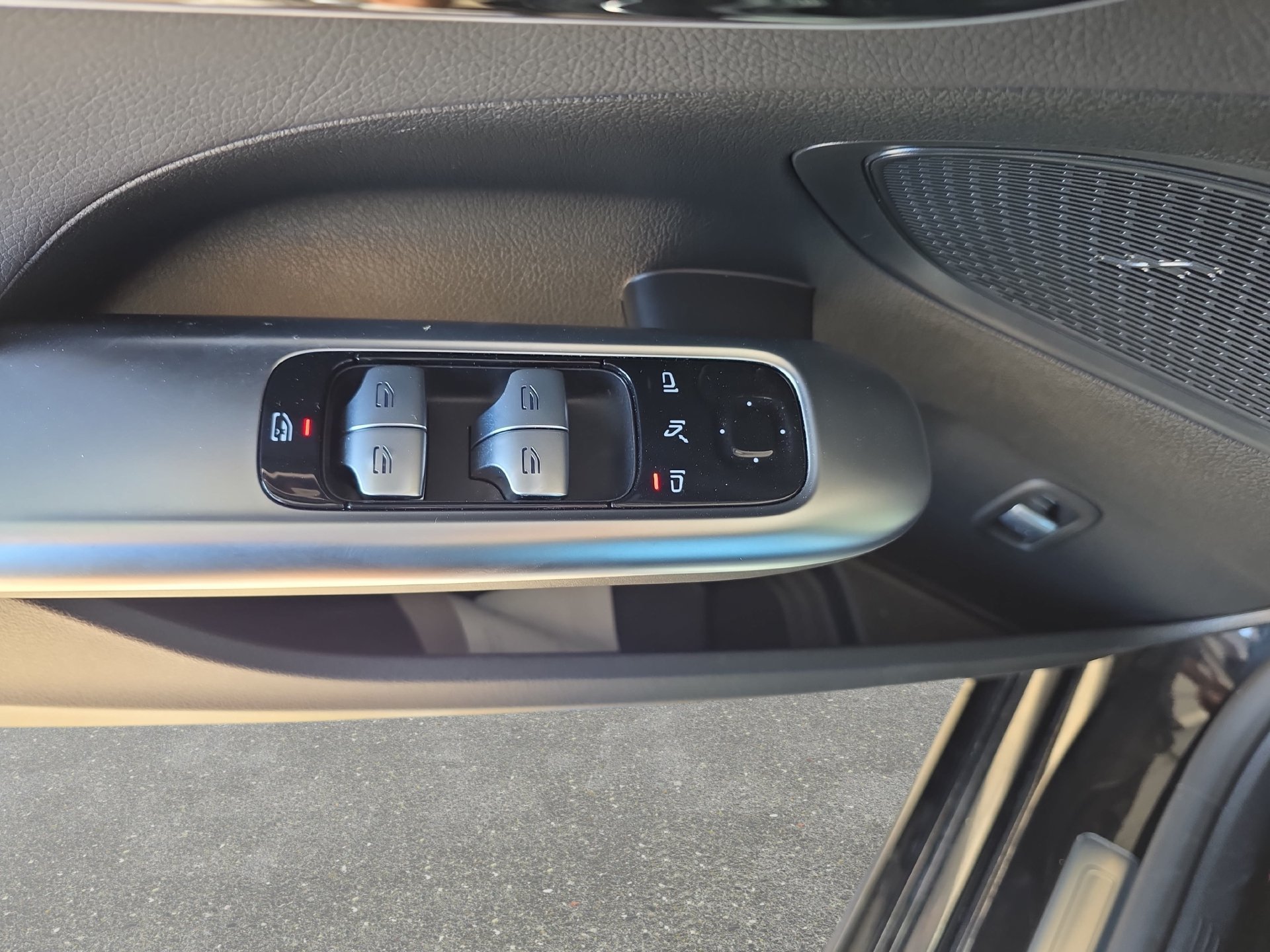 Certified 2025 Mercedes-Benz C 300 Sedan image 27