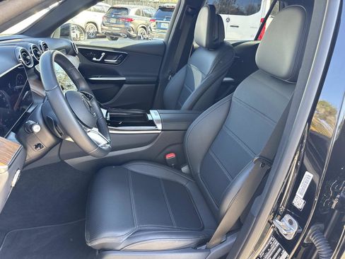Used 2025 Mercedes-Benz GLC 300 image 21