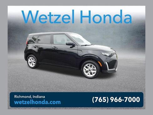 Used 2025 Kia Soul LX w/ LX Technology Package FWD image 1