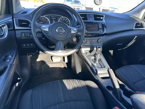 Used 2017 Nissan Sentra SV image 15
